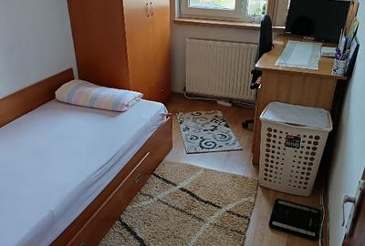 Apartament cu 3 camere semidecomandat în Vest - 1