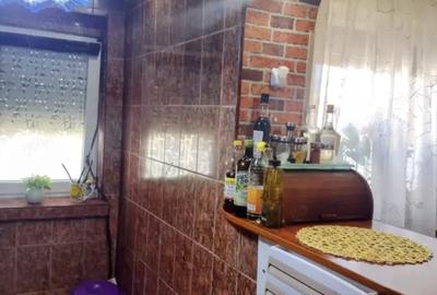 Apartament cu 4 camere semidecomandat în Cet - 7