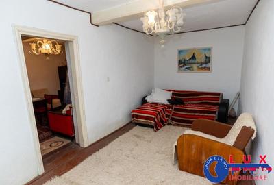 Casă cu 5 camere cu Teren 2997 Mp în Central - 3