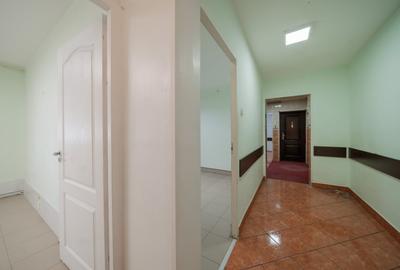 Spatiu comercial/rezidential*Centrala proprie*Parter*Acces stradal*Bloc 1981 - 2