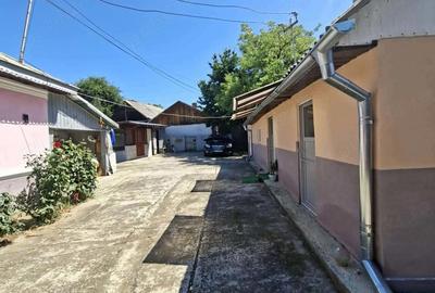 Casă cu 4 camere cu Teren 1030 Mp în Gioseni - 2