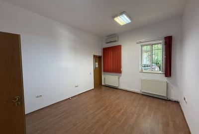 Apartament 3 camere decomandat in vila