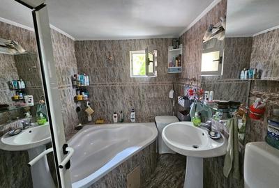 Casă individuală cu 6 camere cu Canalizare în Mihai Bravu - 7