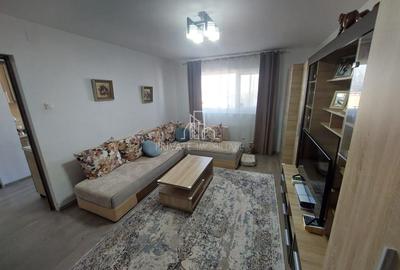 Apartament 3 Camere , De Vanzare, 22 Decembrie, 7 Noiembrie - 4