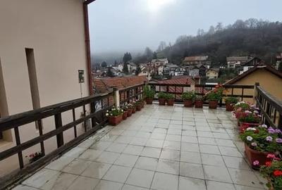 Proprietate superba de 180 mp – apartament supraetajat cu garaj, zona Schei - 8