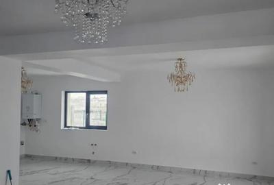 Casă cu 7 camere cu Teren 412 Mp în Malu Mare - 4