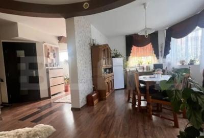 Casă cu 4 camere cu Teren 500 Mp în Central - 2