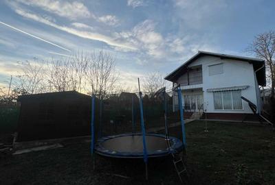 Casă cu 4 camere în Central - 2