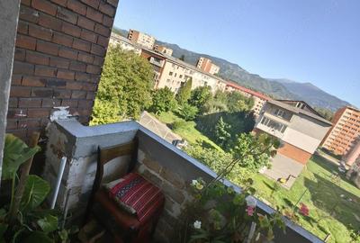 Apartament cu 4 camere decomandat în Central - 1