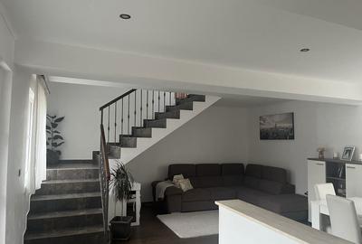Casă cu 4 camere în Cuvin - 2