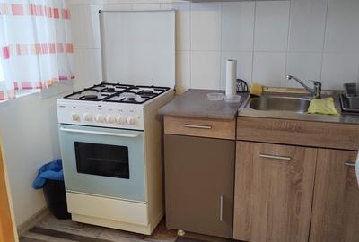 Trapezului, la metrou 1 Decembrie 1918 - 7