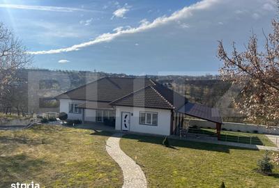 Casă cu 5 camere decomandat cu Teren 4400 Mp în Nușeni - 1