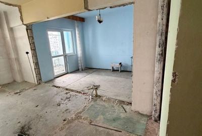 Apartament cu 3 camere semidecomandat în Central - 3