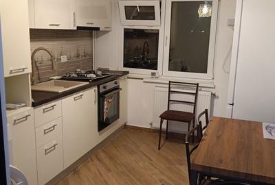 Apartament cu 3 camere decomandat în Central - 1