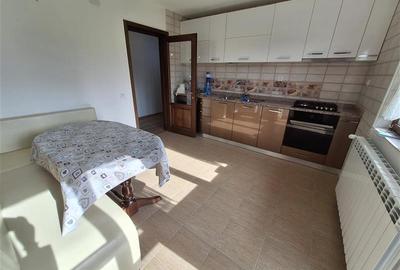 Casă individuală cu 4 camere cu Teren 1000 Mp în 9 Mai - 19