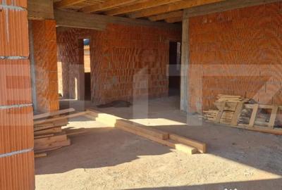 Casă cu 4 camere cu Teren 715 Mp în Mărtinești - 4