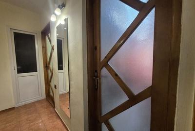 De vânzare apartament 2 camere – Târgu Jiu, intersecția cu 23 August - 4