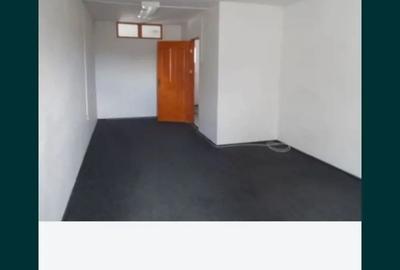 Spațiu comercial, de 40 mp, în Central - 4