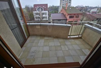 Apartament cu 3 camere, mobilat în Tomis I - 17