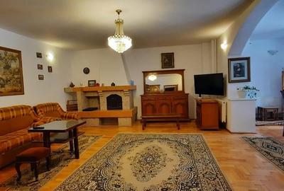 Casă individuală cu 11 camere cu Garaj în Bușteni - 4
