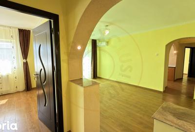 Apartament cu 3 camere semidecomandat în Central - 2