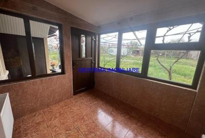 Casă cu 4 camere cu Teren 750 Mp în Valu lui Traian