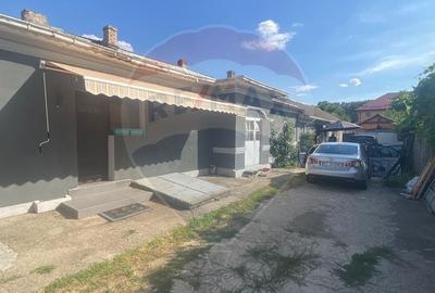 DE VANZARE Casa Oras Budesti/Jud Calarasi in zona Centrala - 1