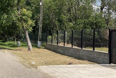 Teren de 1698 mp, în Gherghița - 6