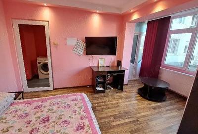 Apartament cu 2 camere semidecomandat în Independenței - 3