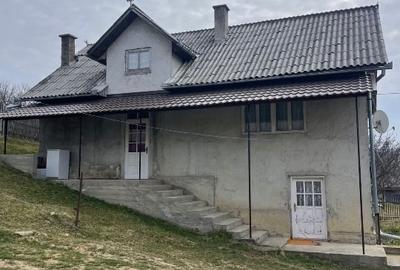 Casă individuală cu 4 camere cu Teren 6 Mp în Leșu - 2