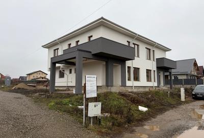 Duplex cu 4 camere cu Garaj în Păulești - 1