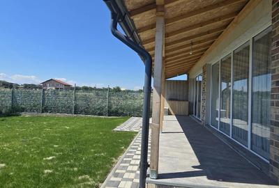 Casă cu 3 camere cu Teren 440 Mp în Agigea