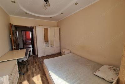 Apartament cu 3 camere în Jiului