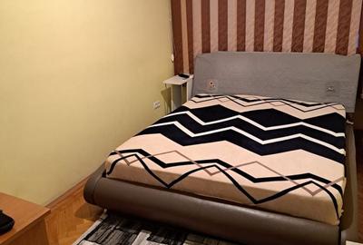 Apartament cu 3 camere decomandat în Exterior Vest