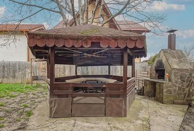 Casă cu 7 camere cu Teren 1167 Mp în Tractorul - 43