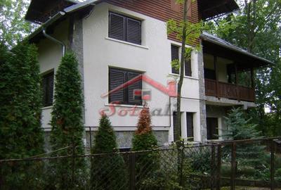 Casă cu Teren 916 Mp în Cornu - 1