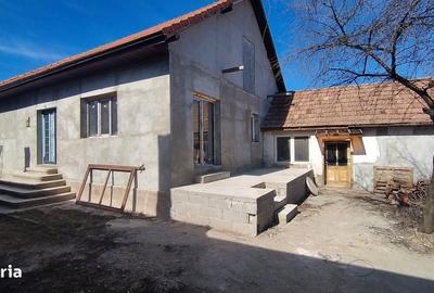 Casă cu 4 camere cu Teren 1900 Mp în Săliștea - 6