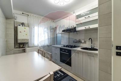 Apartament cu 3 camere decomandat, mobilat în Tractorul - 16