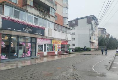 Spațiu comercial, de 60 mp, în Central - 4