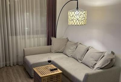 Apartament 2 camere-zona Damaroaia
