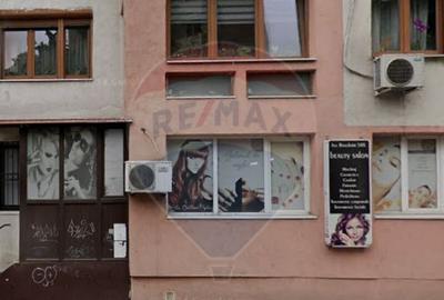 DE VANZARE Spa?iu comercial de 60mp in zona Teiul Doamn... - 14