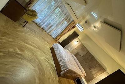 Apartament cu 3 camere semidecomandat în Central - 1