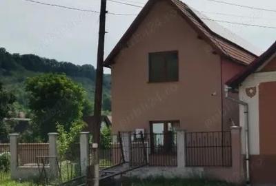 Casă cu 4 camere în Valchid - 1