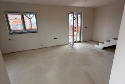 Casă cu 4 camere cu Teren 402 Mp în Central - 17