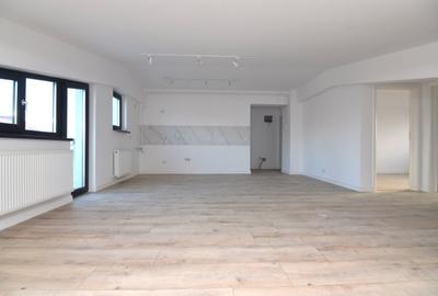 Apartament cu 3 camere semidecomandat în Calea Călărașilor - 5