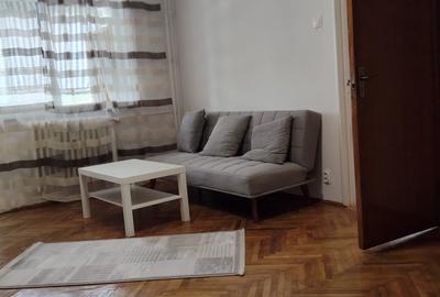 Apartament cu 2 camere decomandat în Titan