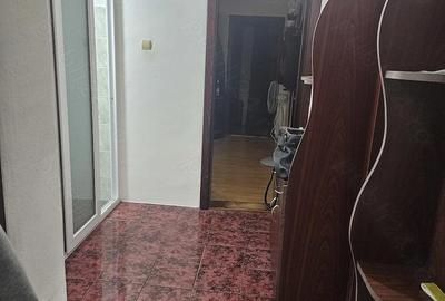 Apartament cu 3 camere semidecomandat în Central - 1