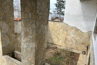 Casa spa?ioasa cu poten?ial imens in inima ora?ulu - 4