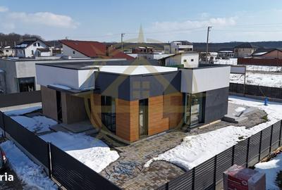 Casă cu 4 camere în Dumbrăveni