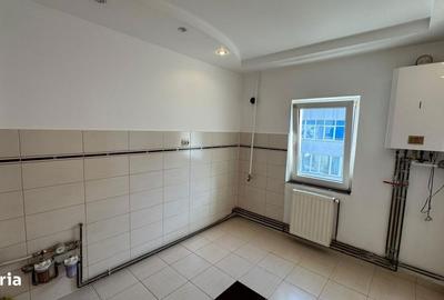 Apartament cu 3 camere semidecomandat în Sud - 2